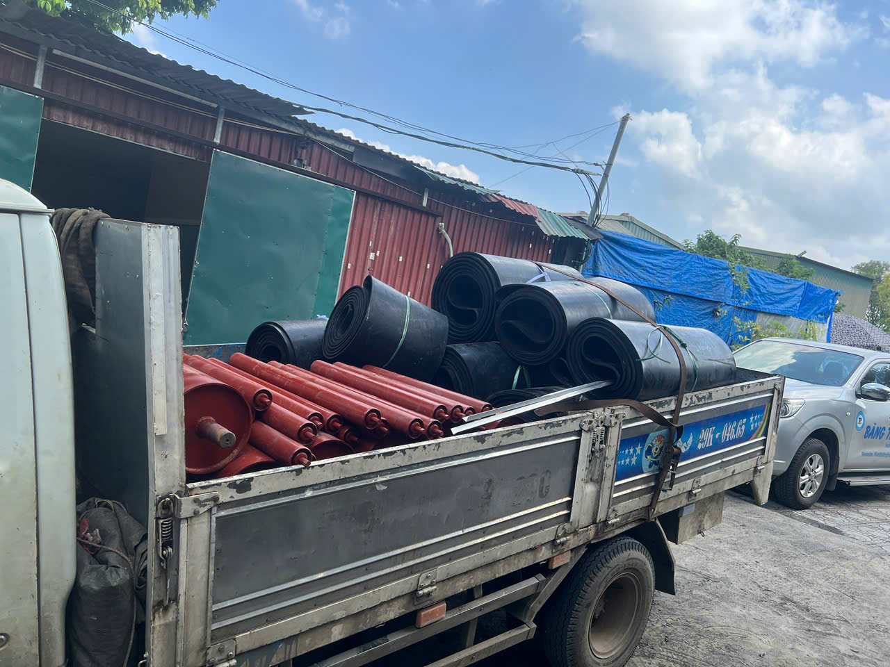 Hình ảnh thi công băng tải thực tế - Băng Tải Tín Phát - Công Ty Cổ Phần Thiết Bị Vật Tư Tín Phát